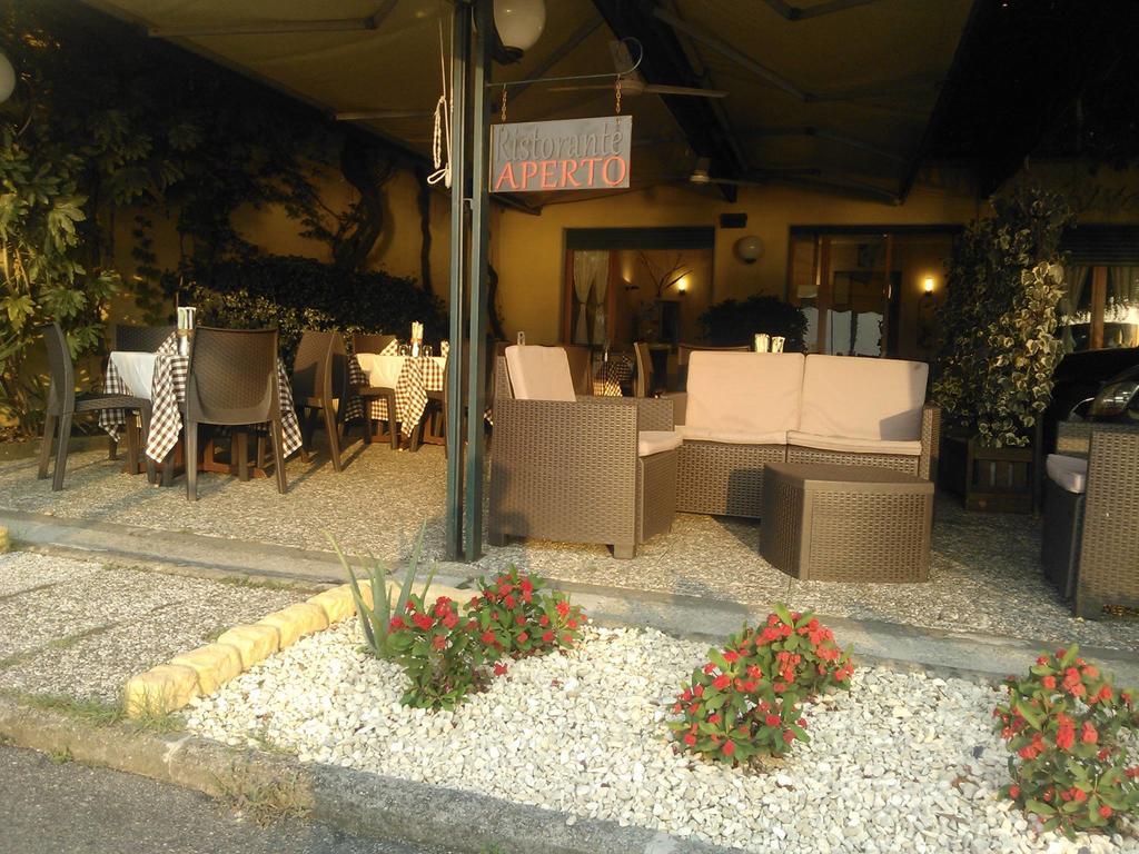 Hotel Milano Ιζέο Εξωτερικό φωτογραφία