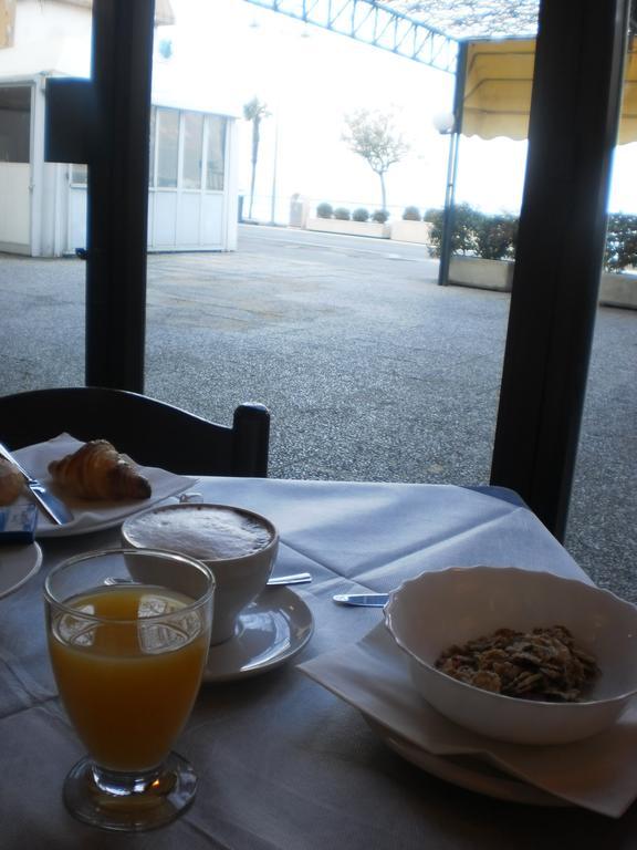 Hotel Milano Ιζέο Εξωτερικό φωτογραφία
