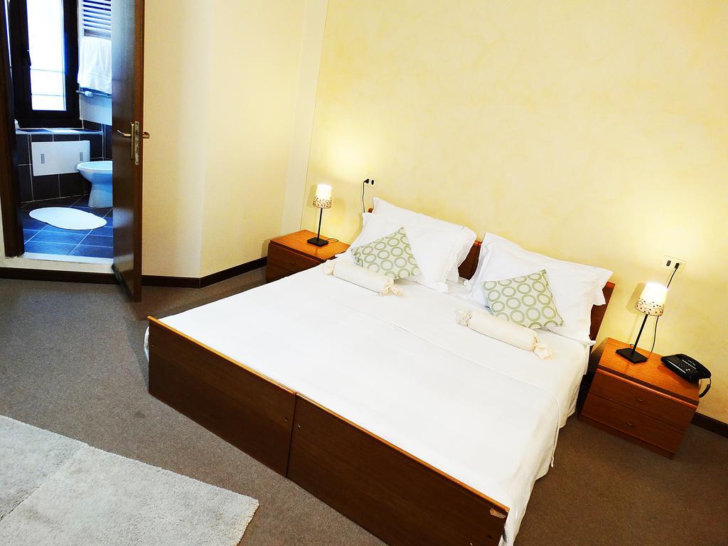 Hotel Milano Ιζέο Εξωτερικό φωτογραφία