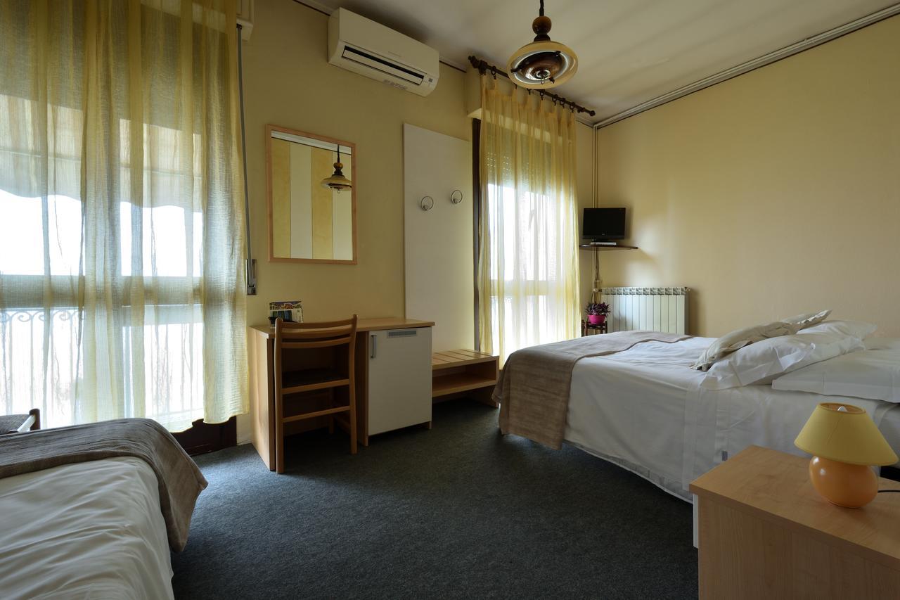 Hotel Milano Ιζέο Εξωτερικό φωτογραφία
