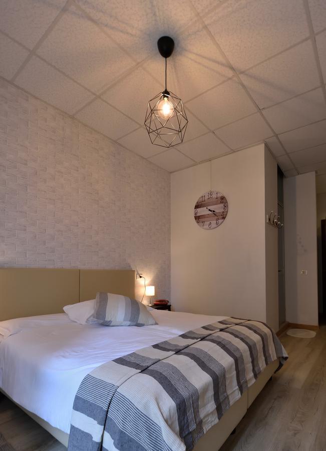 Hotel Milano Ιζέο Εξωτερικό φωτογραφία